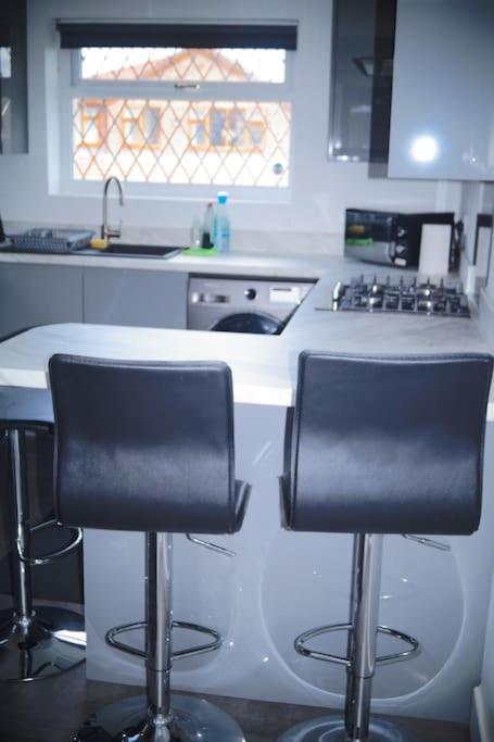 באטלי Luxurious Detached Bungalow מראה חיצוני תמונה