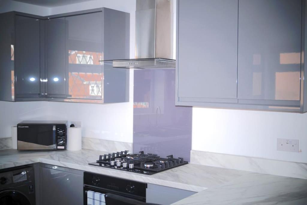 באטלי Luxurious Detached Bungalow מראה חיצוני תמונה