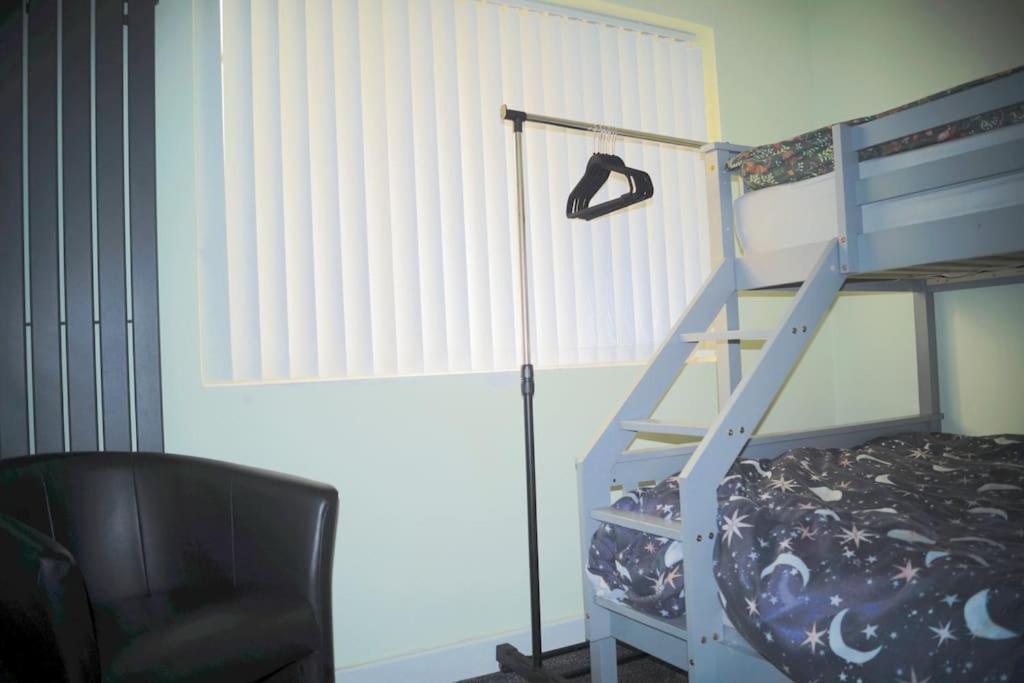 באטלי Luxurious Detached Bungalow מראה חיצוני תמונה