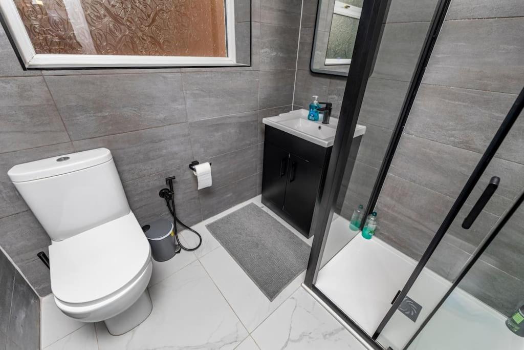 באטלי Luxurious Detached Bungalow מראה חיצוני תמונה