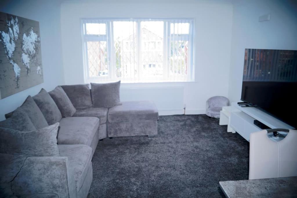 באטלי Luxurious Detached Bungalow מראה חיצוני תמונה